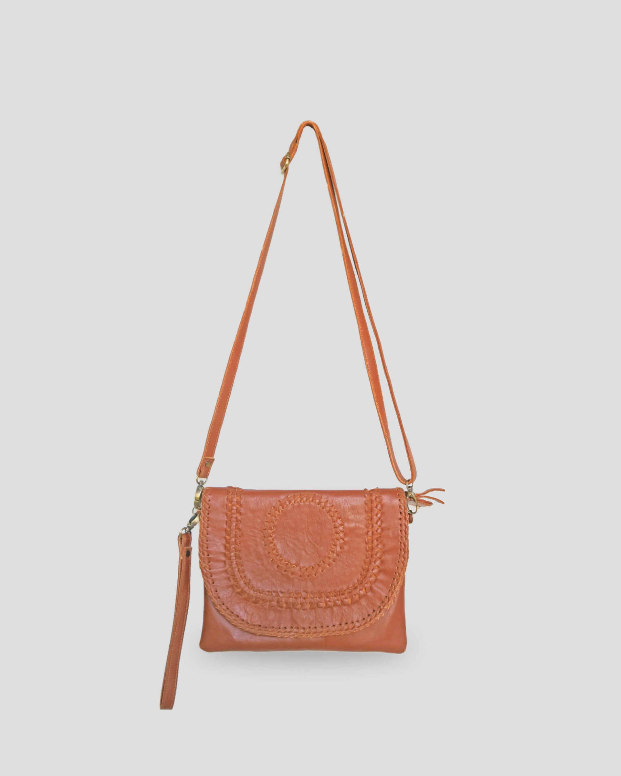 Lingkar anyam sling bag by Nam Leather Bali